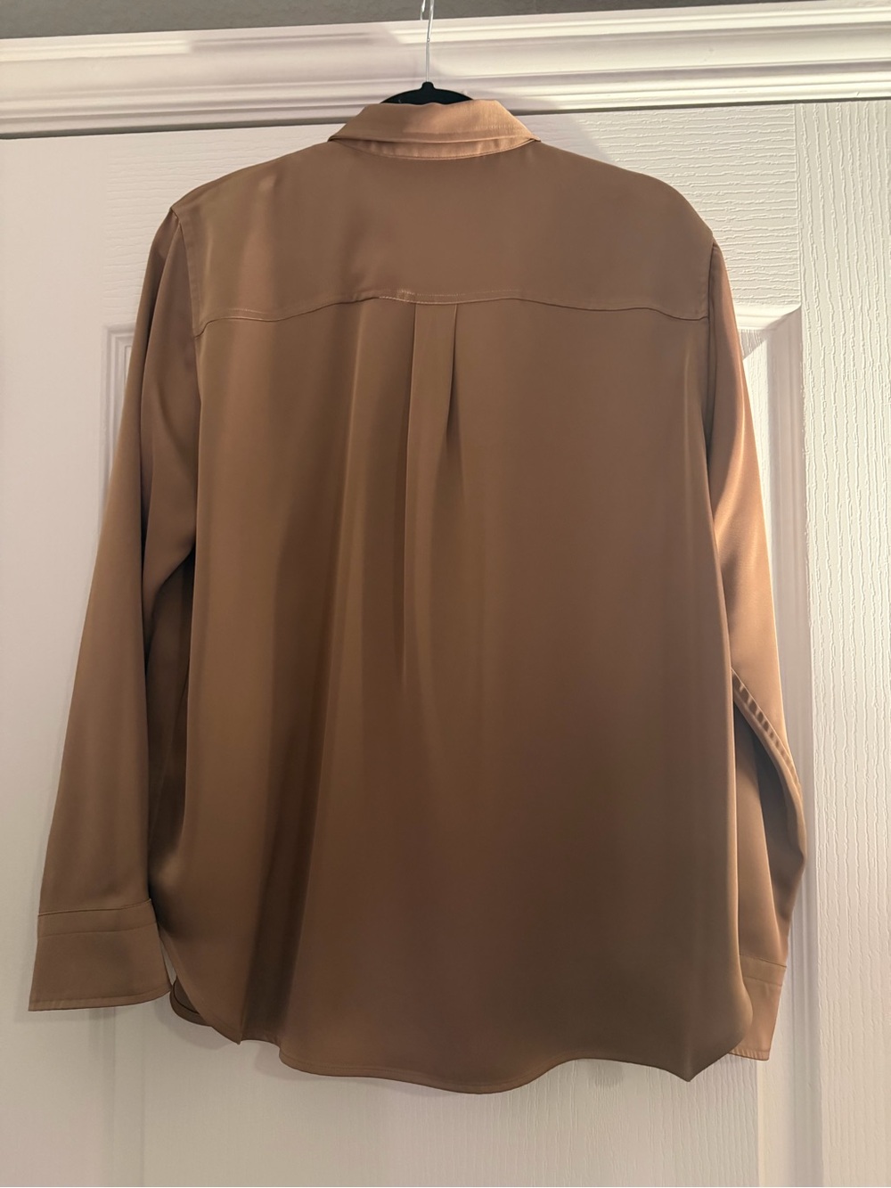 SPANX Silky Smooth Satin Button Down Shirt Cafe Ole Brown Size L - Picture 3 of 4